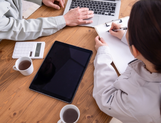 作業前の打ち合わせ